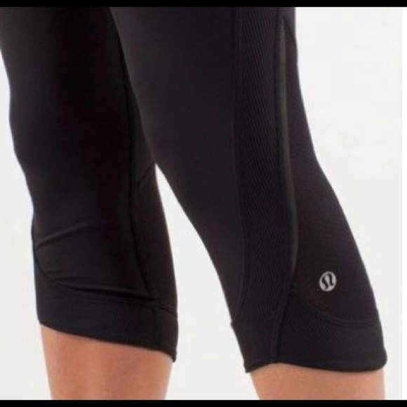 Used Lululemon Chase me Chop black 6 legging pants tights - Picture 3 of 8